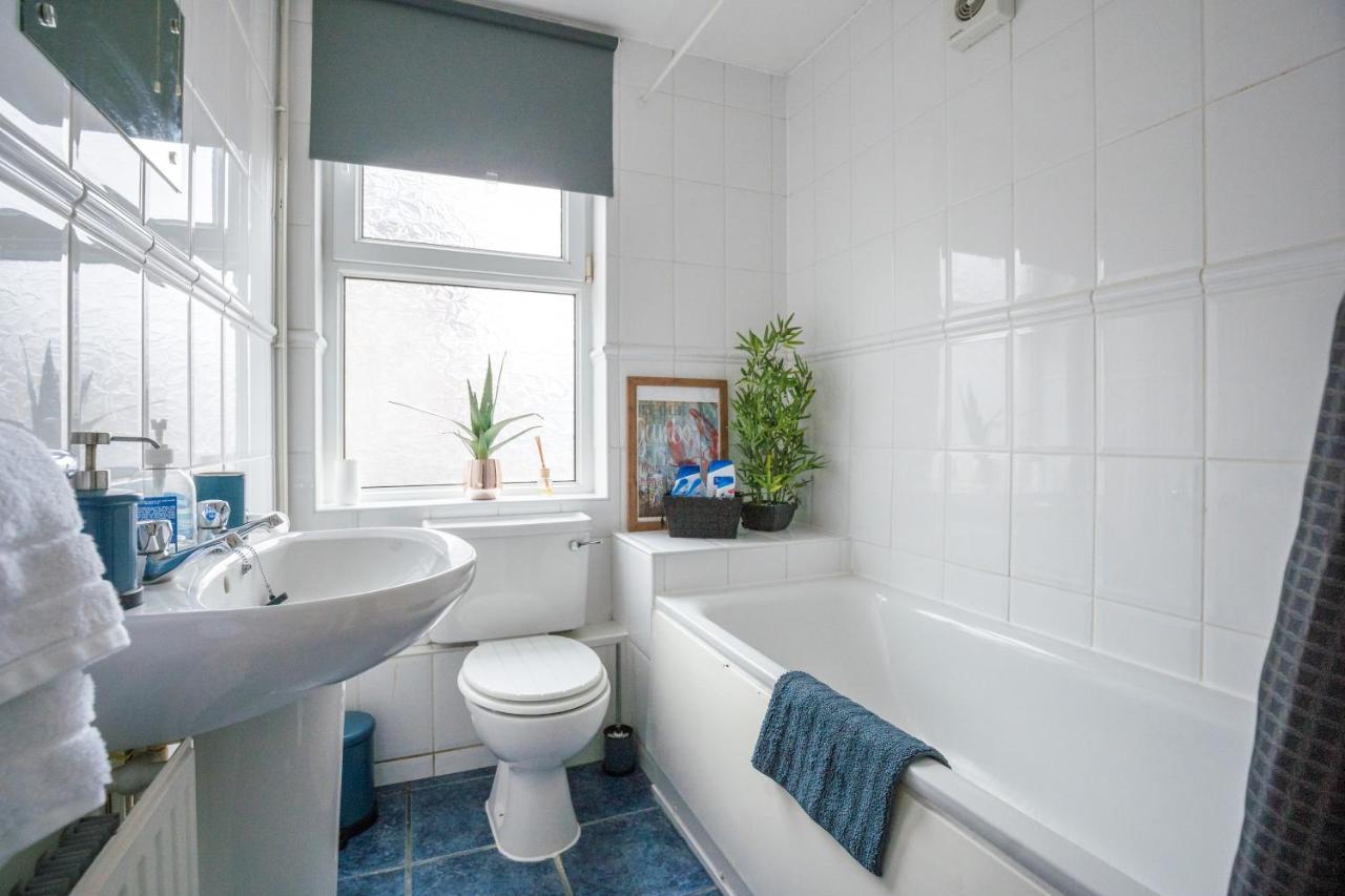 קארדיף The Ella Fitzgerald - Modern 2 Bedroom Apartment, Super Close To City Centre מראה חיצוני תמונה